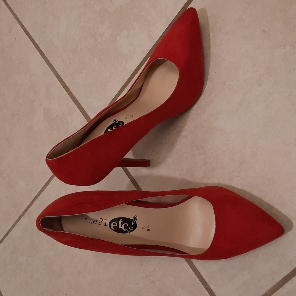 Rue 21 pumps